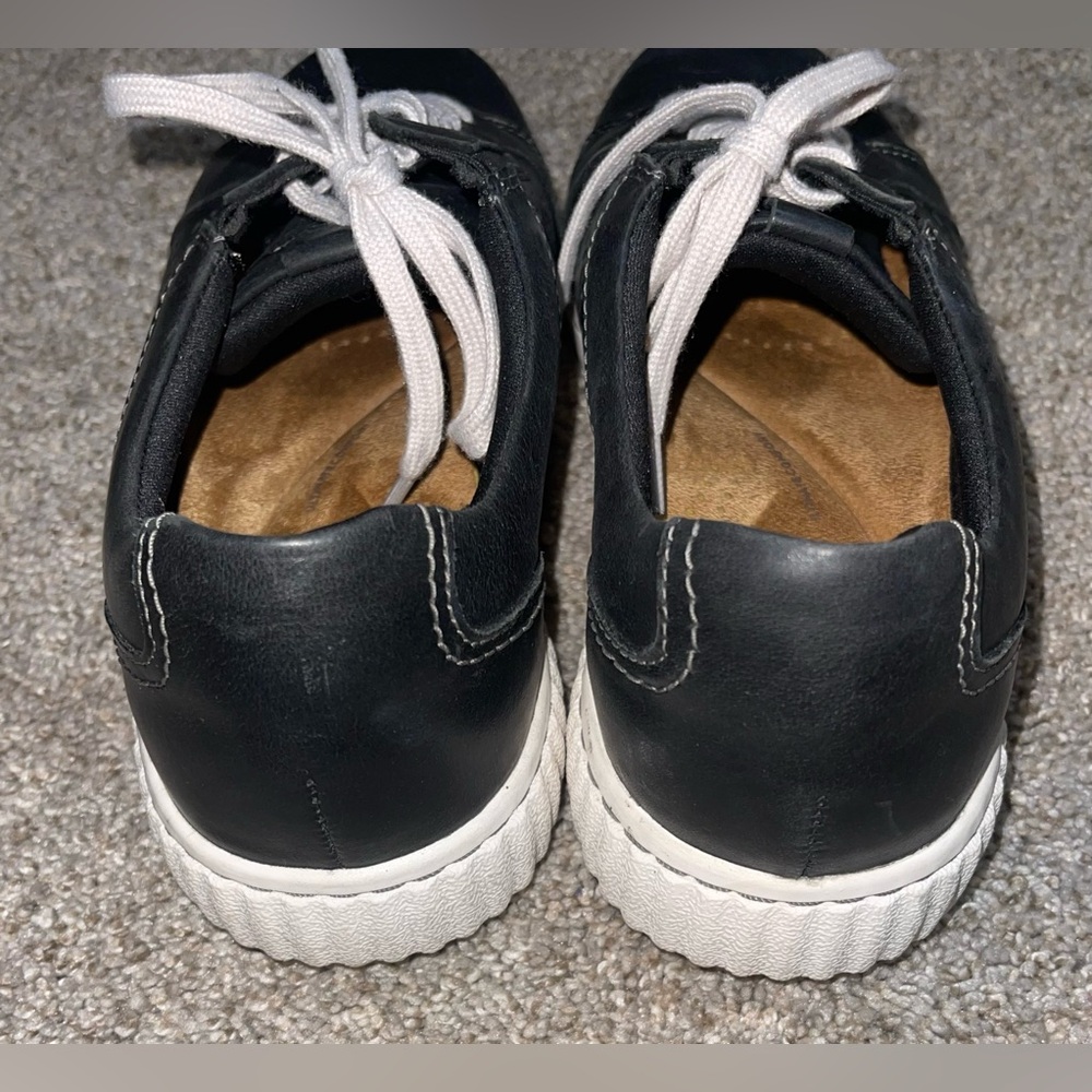 Clark’s Women’s 9 black leather sneaker casual lace up - Picture 3 of 9